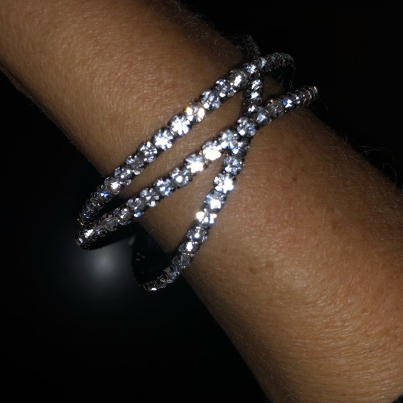 👗Three strand black setting under shining stones - Picture 3 of 9